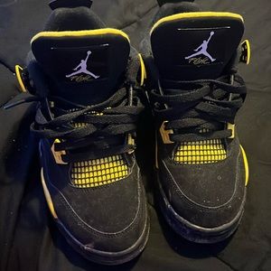 Jordans Thunder 4
